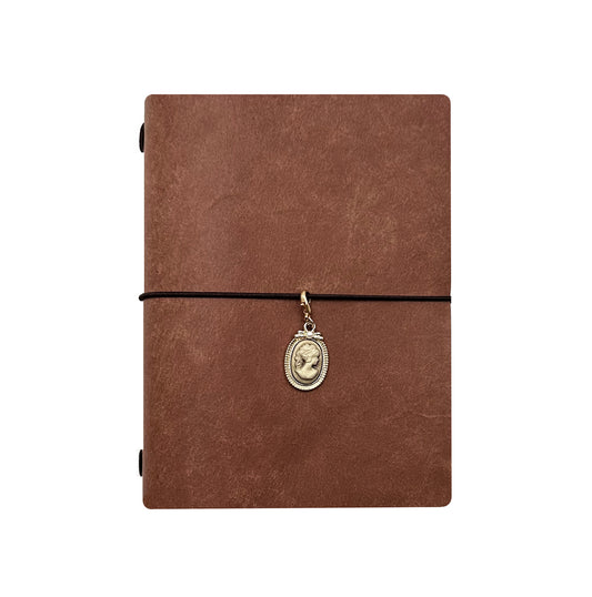 Premium Cowhide Traveler's Notebook [M]